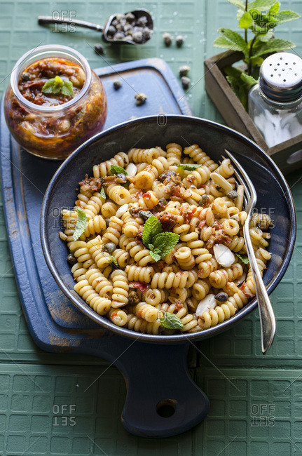 Pasta with dried tomato pesto