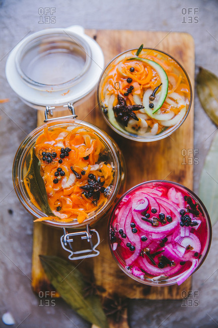 Vegetable slices in glass jars