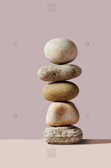 Stack of stones balancing - Offset
