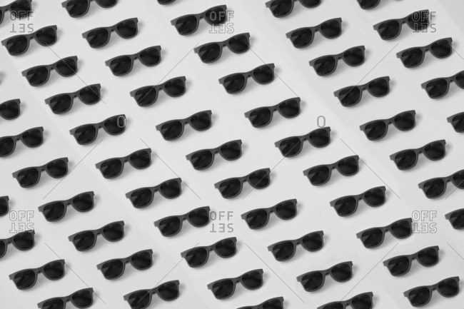 Seamless sunglasses- black and white