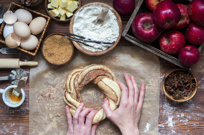 Yeast cinnamon bread in the making