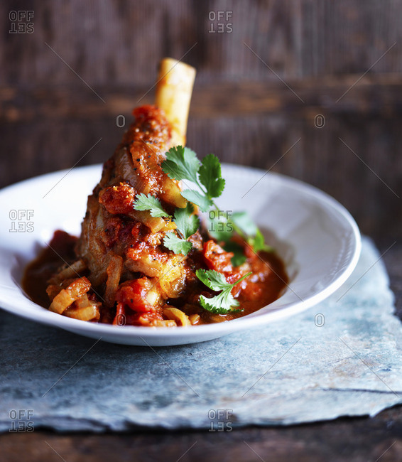 Lamb dopiaza with parsley (Afghanistan)