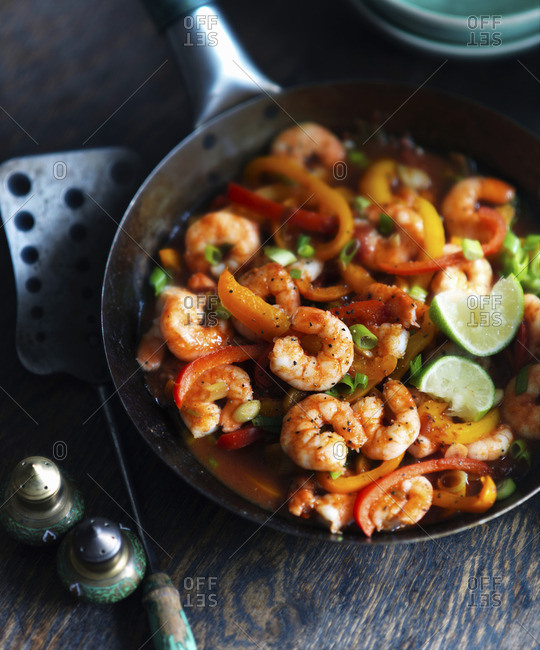 Mexican shrimps with limes and peppers