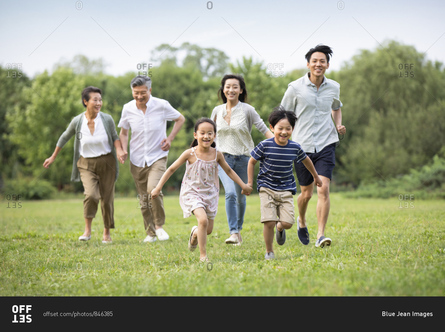 Happy Chinese Family Running On Grass Stock Image Everypixel happy-chinese-family-running-on-grass-stock-image-everypixel