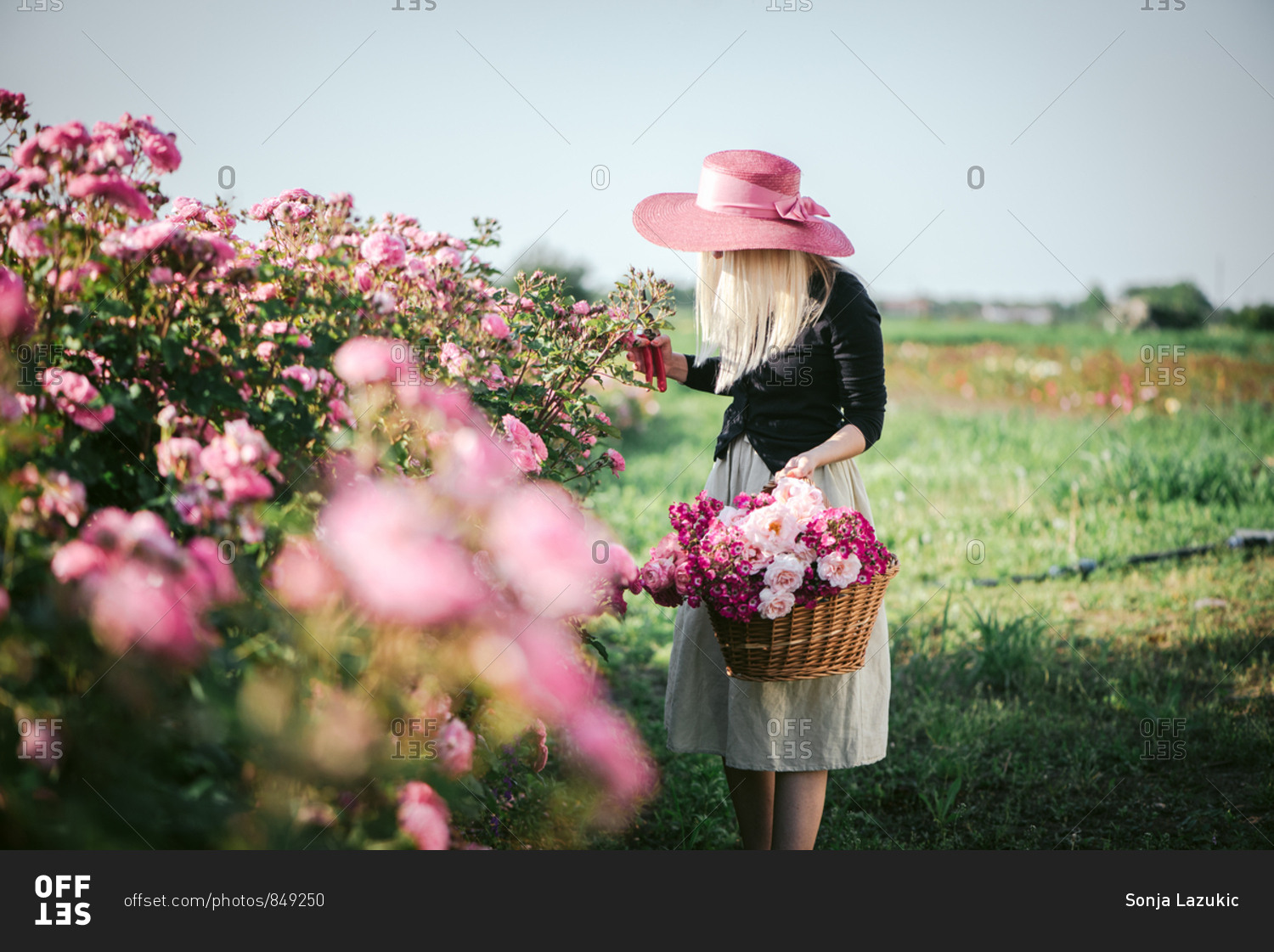 pink hat with flowers