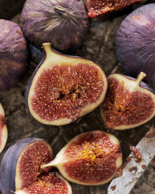 Close up of ripe cut figs in a baking dish