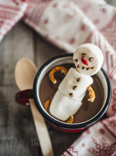 Hot chocolate and marshmallow snowman