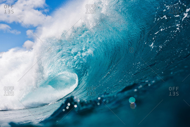 Ocean wave breaking over shallow reef, North Shore, Haleiwa, Oahu, Hawaii, America, USA