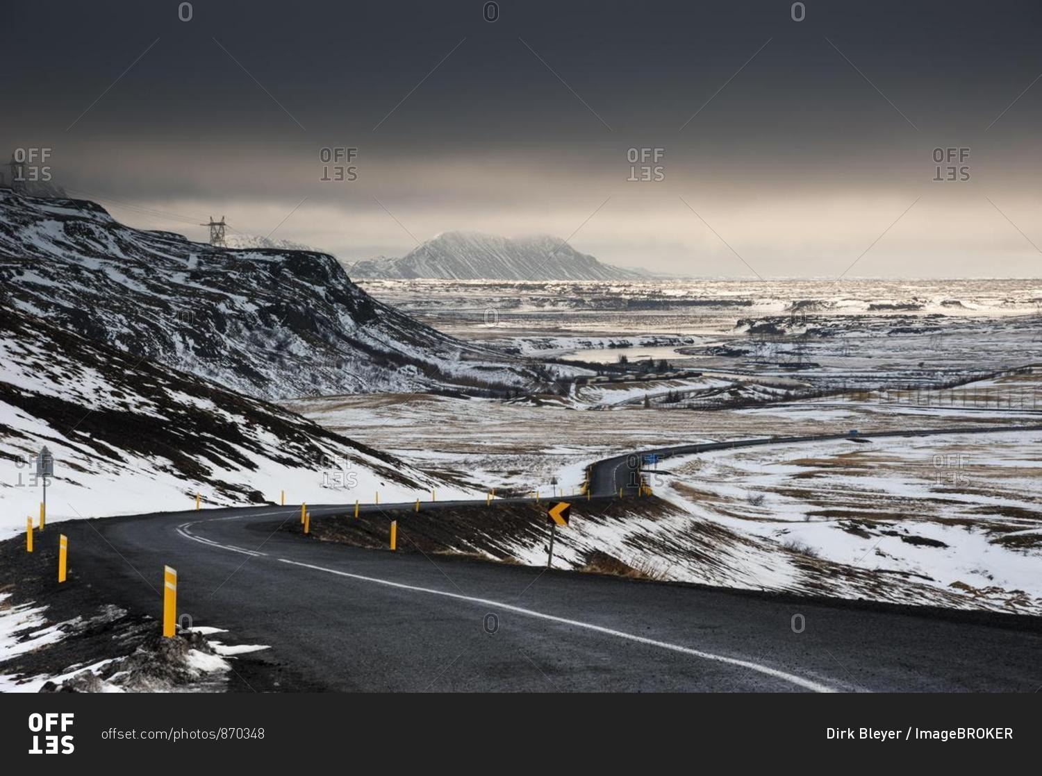 Paved road, winter landscape, South Iceland, Suoland, Iceland, Europe