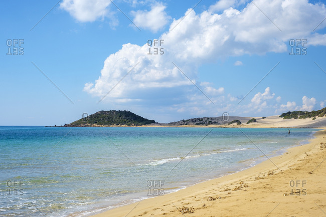 Golden beach on the karpaz peninsula, rizokarpaso, cyprus