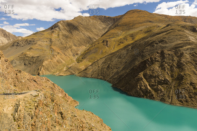 View of the Nangchu river in Tibet