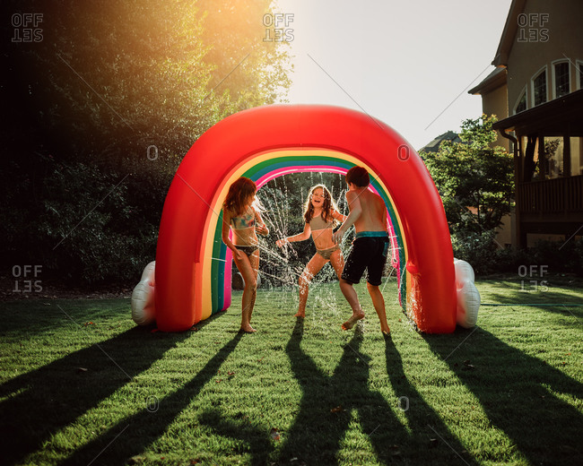 kids rainbow sprinkler