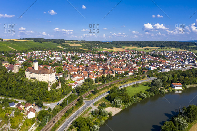 Germany- Baden-Wuerttemberg- Odenwald- Gundelsheim- Aerial view of Horneck Castle and Neckar river