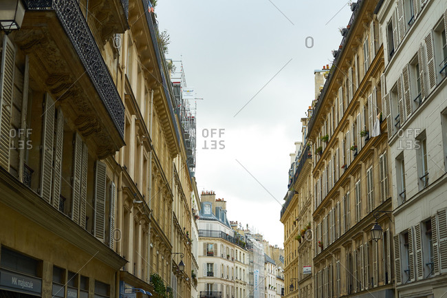 January 20, 2020:  Paris, France6 November 2019: Paris street scene