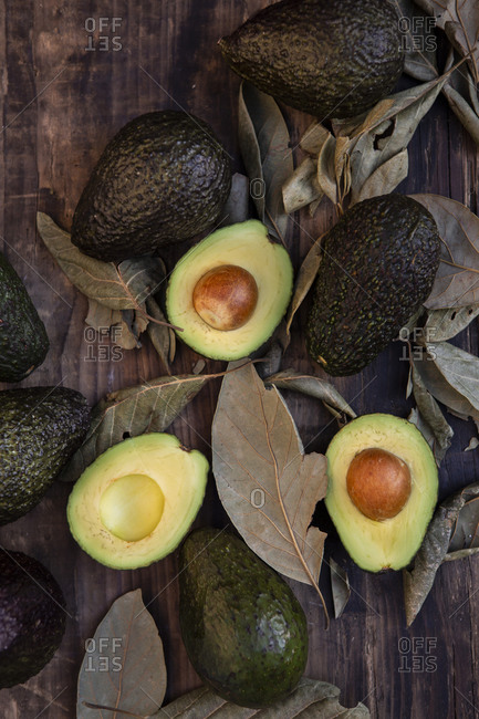 Overview of avocados over a wooden table