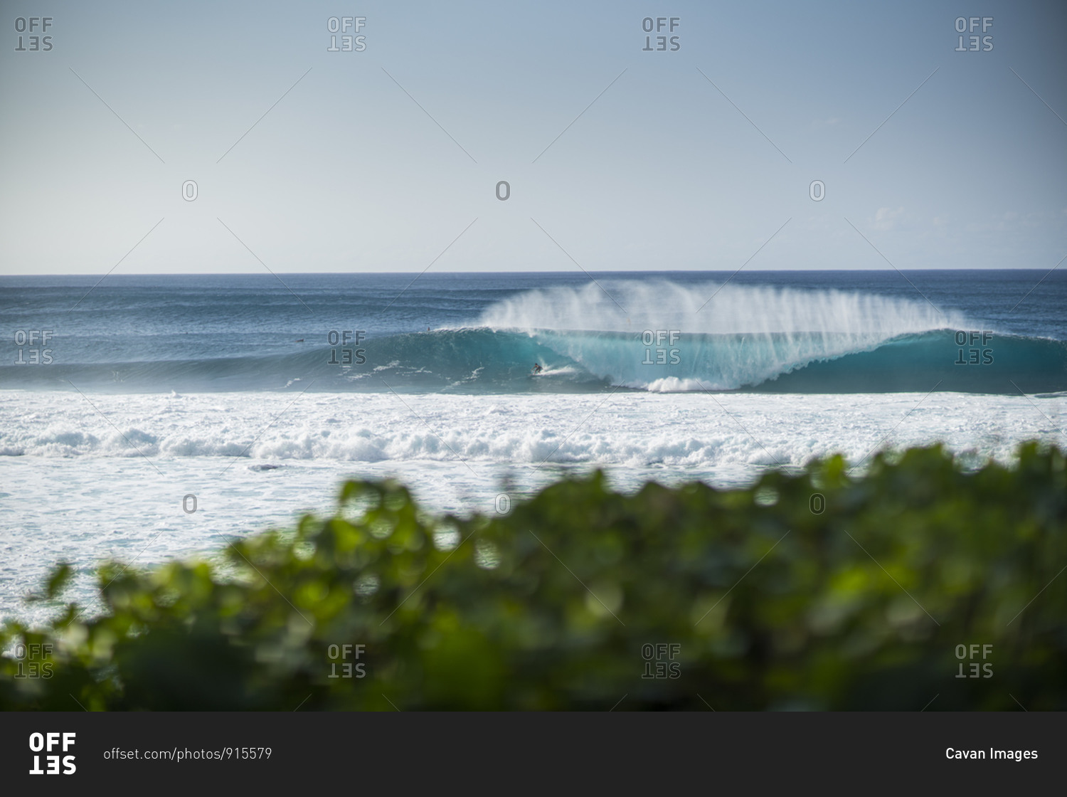 Pipeline waves at the north shore in Hawaii