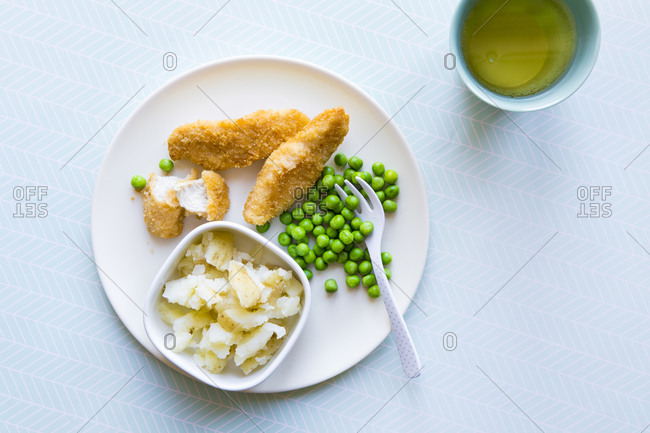 Toddler dinner with chicken and mashed potatoes