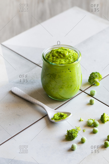 Green pea puree baby food
