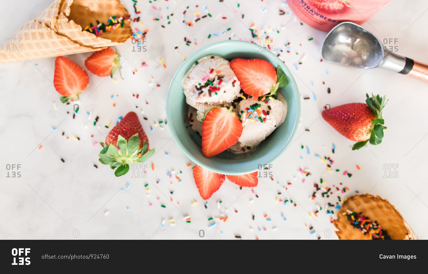 strawberry ice cream dessert table