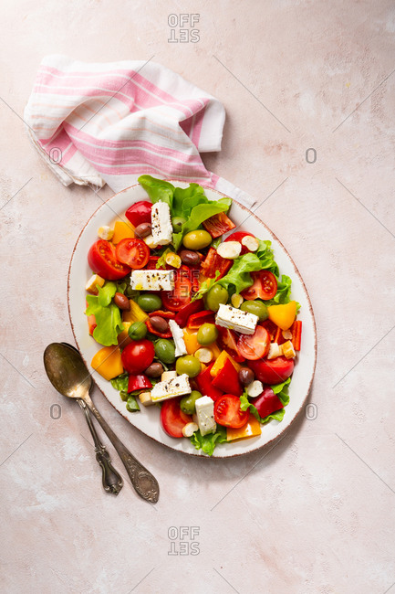 Fresh vegetables salad with cheese