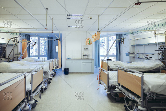 empty hospital bed stock photos - OFFSET