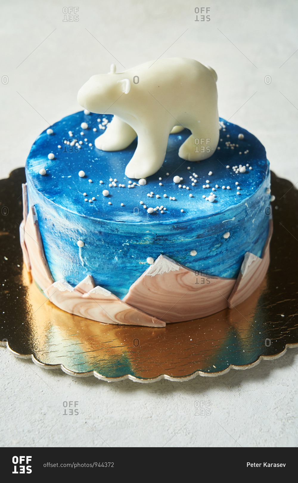 White Polar Bear Holding A Birthday Cake Idea For Birthday Card Stock  Illustration - Download Image Now - iStock