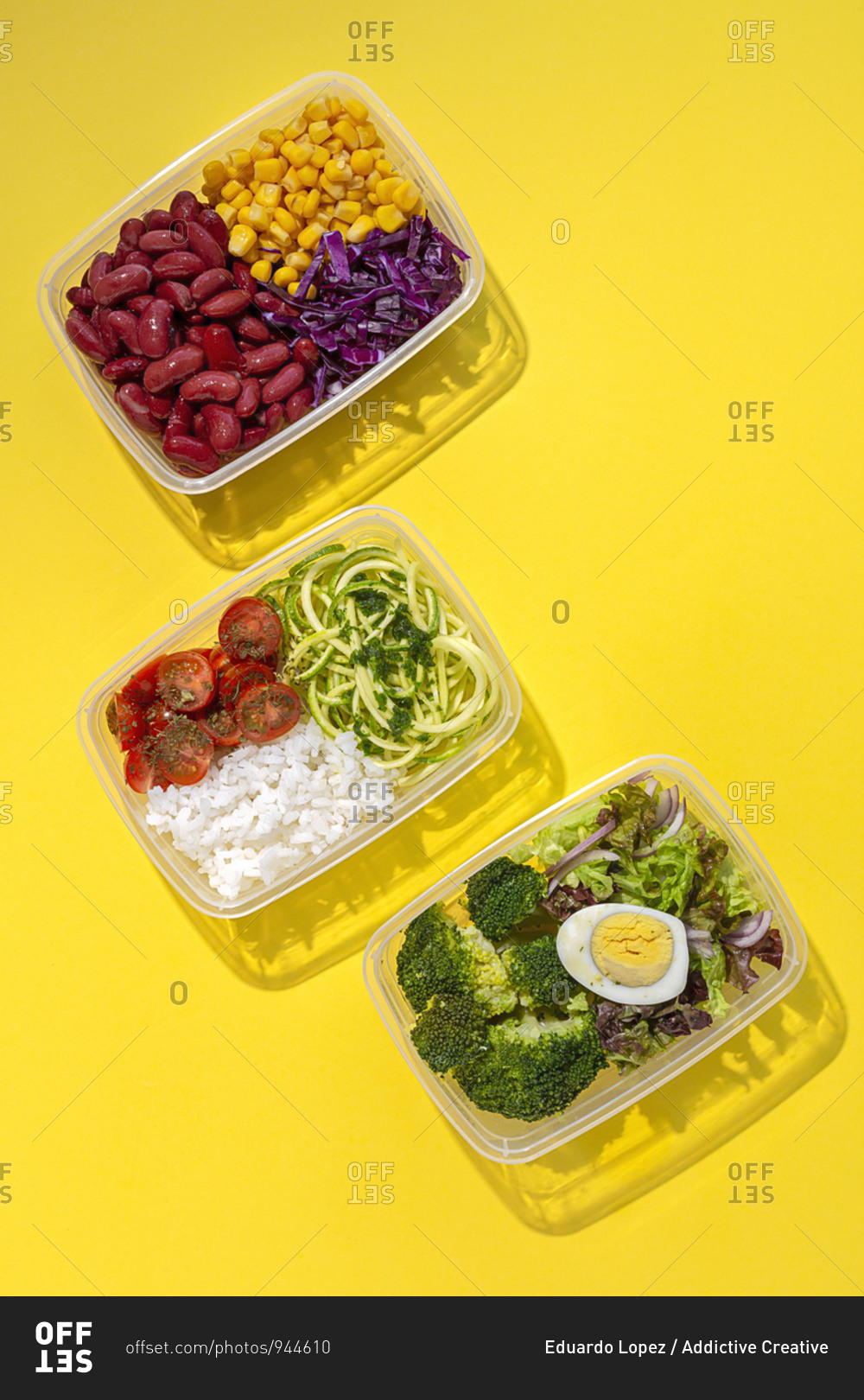 Homemade vegan food in lunch boxes with healthy vegetable\
fresh from above. Vegan food concept. Healthy food. Flat lay. Top\
view stock photo - OFFSET