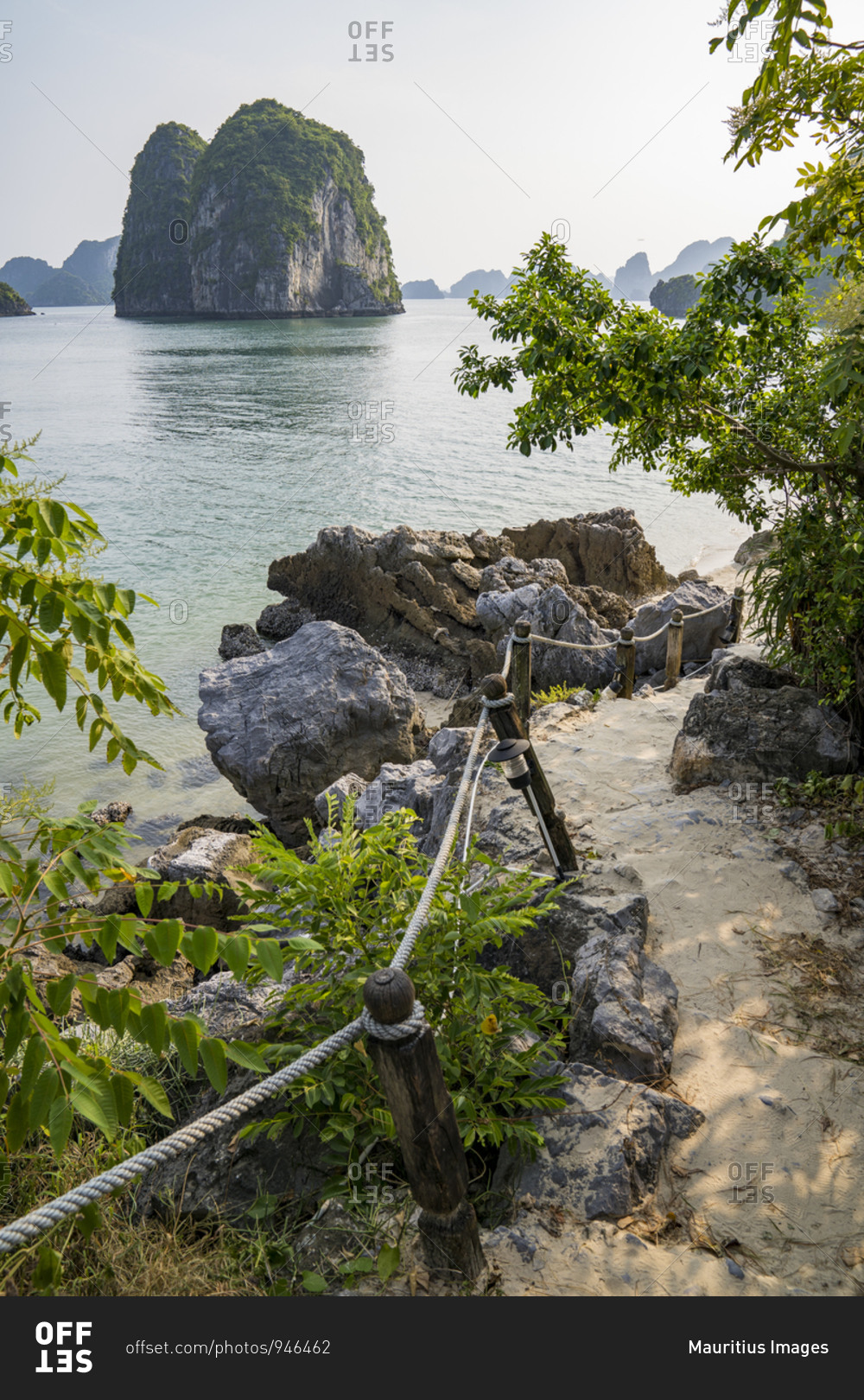 Famous attractions in the city of Halong Bay in Vietnam
