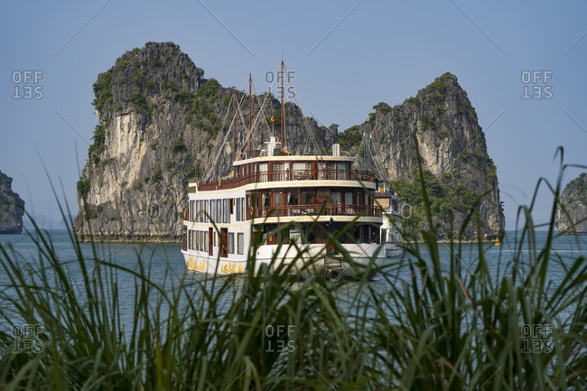 Halong Bay in Vietnam, boat tour with Emperor Cruise