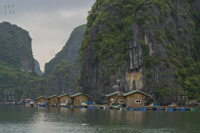 Boat excursion to the floating villages (flooded villages) in Halong Bay, Vietnam