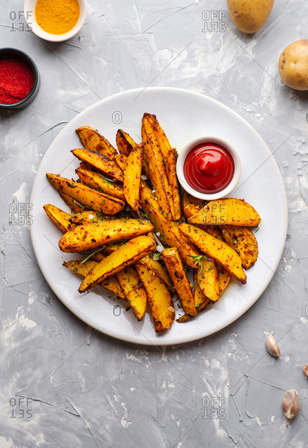 Baked potato wedges with sea salt and rosemary