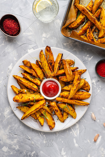 Baked potato wedges with sea salt and rosemary