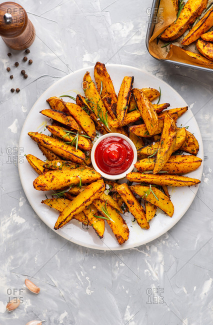 Baked potato wedges with sea salt and rosemary