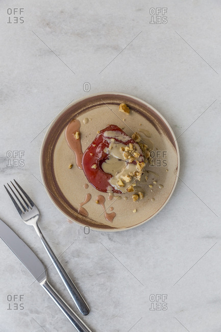 Turkish quince dessert with Tahini and walnuts