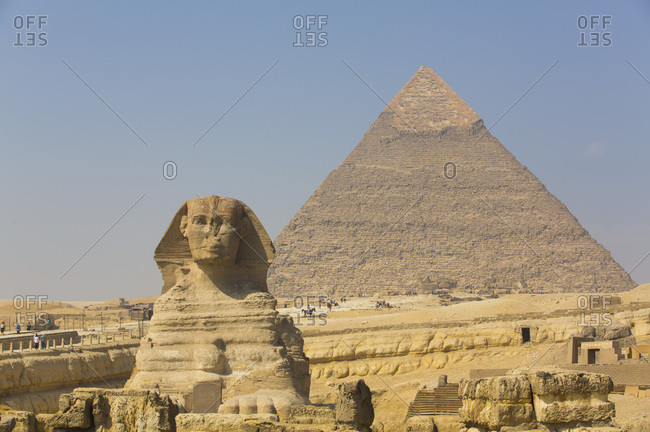 The Great Sphinx of Giza, Khafre Pyramid in the background, Great Pyramids of Giza, UNESCO World Heritage Site, Giza, Egypt, North Africa, Africa