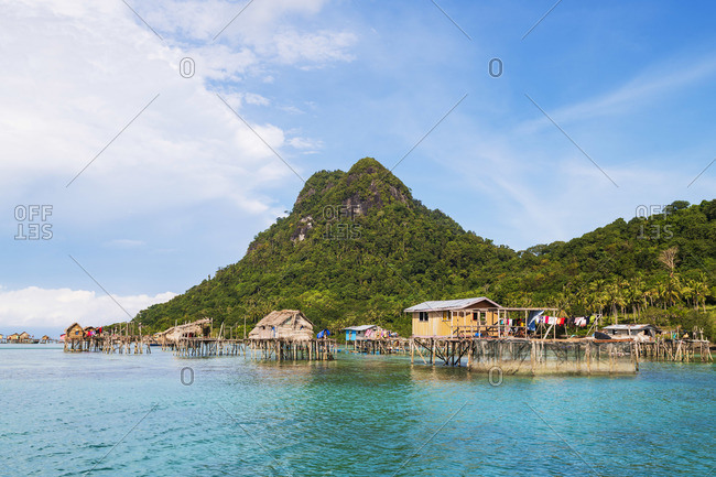 Stilt houses of the Bajau laut sea gypsies, Bodgaya Island, Tun Sakaran Marine Park, Semporna, Sabah, Borneo, Malaysia