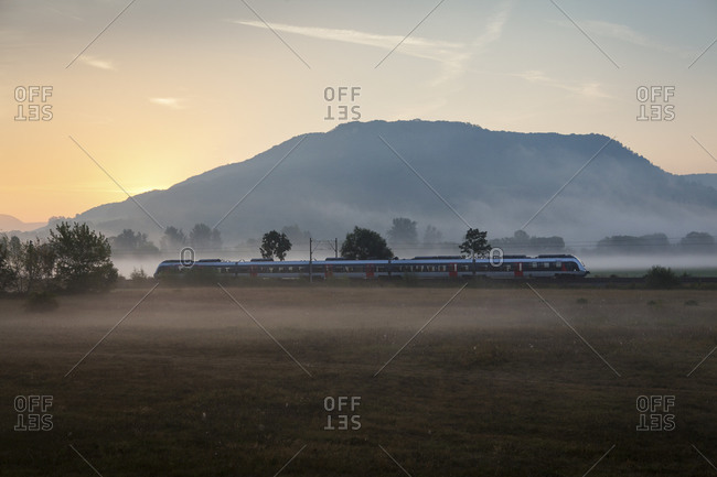 September 8, 2016: Train in the morning mist, Gleisberg, Jena