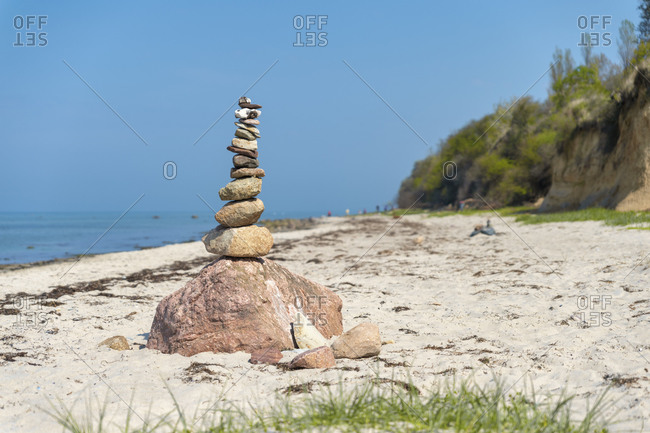Germany- Mecklenburg-Vorpommern- Poel Island- Timmendorf- cairn on the beach