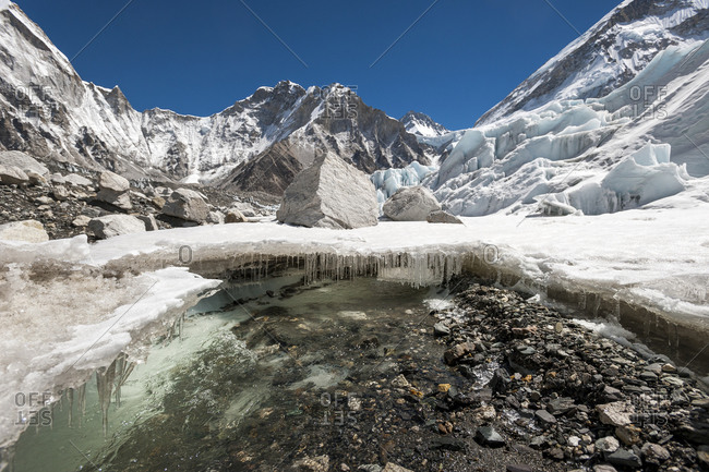 3 photos of melting snow – collecting tokens