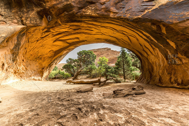 Navajo Arch, Devils Garden, Arches National Park, Utah, USA