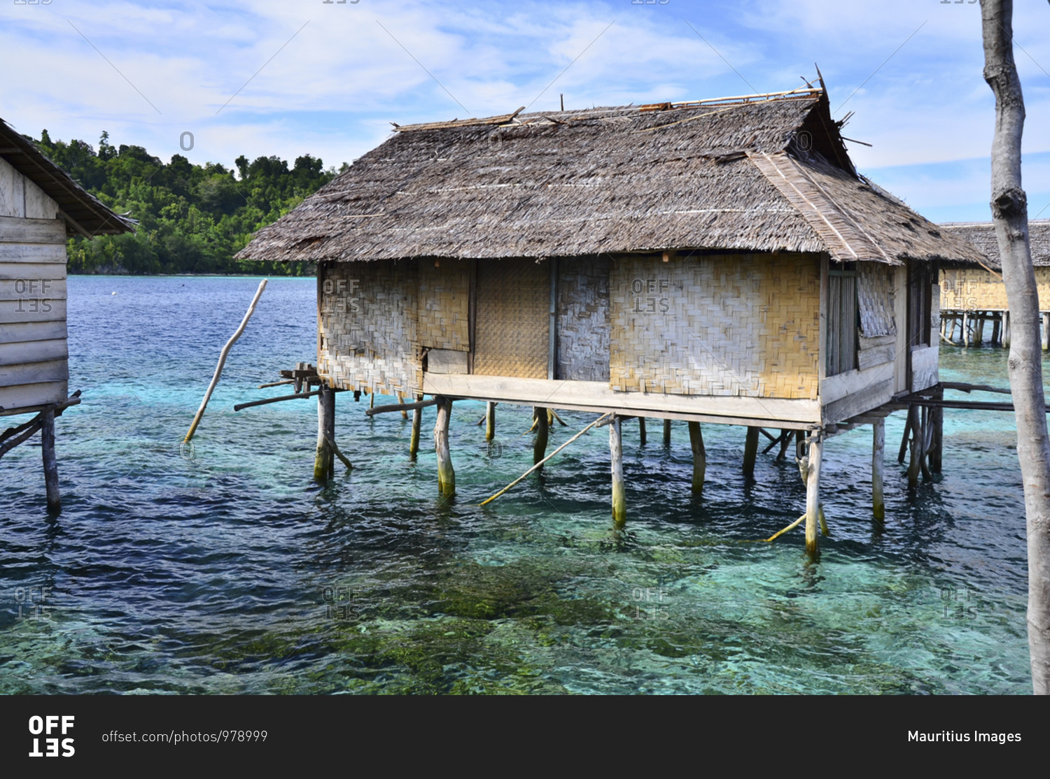 Village with stilt houses of the Bajau sea nomads, Malenge Island ...