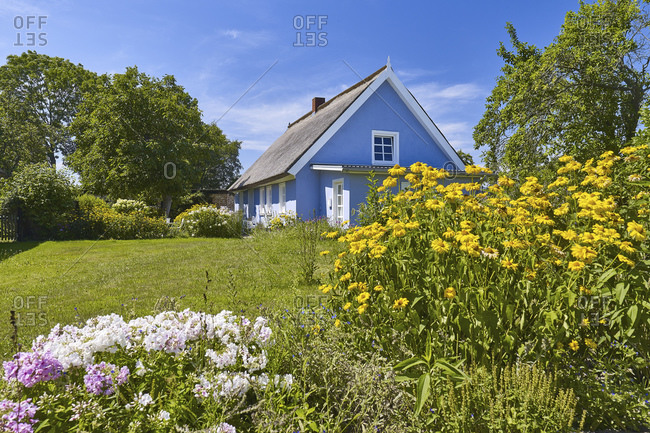Thatched cottage in Warthe, Lieper Winkel, Usedom Island, Mecklenburg Western Pomerania, Germany