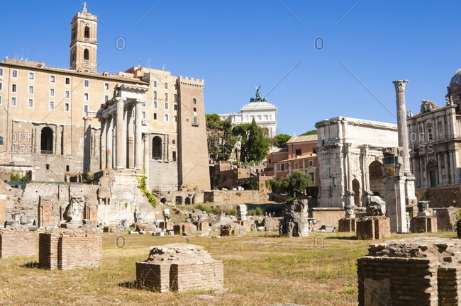 Temple of Saturnus on left, Column of Phocas, Arch of Septimius Severus, Tabularium, Roman Forum, UNESCO World Heritage Site, Rome, Lazio, Italy, Europe