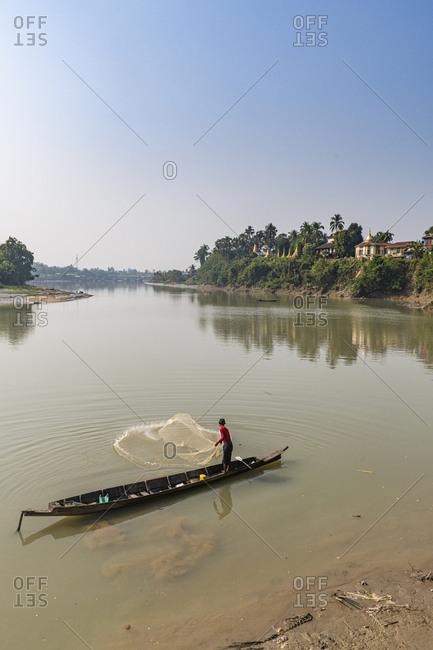 Fisherman on the Ye River, Ye, Mon state, Myanmar (Burma), Asia