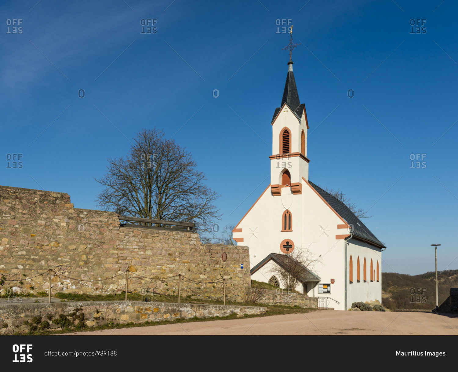 Schlossberg with ruined castle and chapel St. Dionysius in Neu-Bamberg, Rheinhessische Schweiz, district Alzey