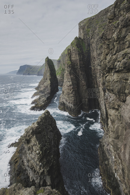 Denmark, Faroe Islands, Sorvagur, Sea coast with cliffs