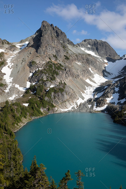 Scenic view, Alpine Blue Lake, Washington, USA