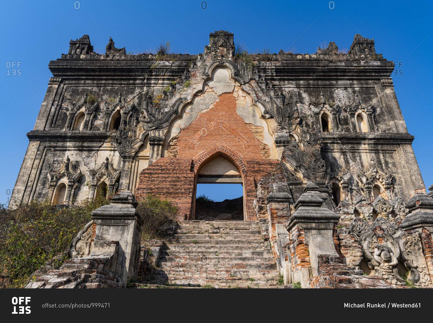 Myanmar- Mandalay Region- Inwa- Entrance gate of Lay Htat Gyi Temple