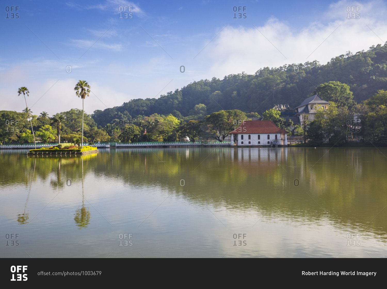 Kandy Lake and the Temple of the Tooth, Kandy, UNESCO World Heritage Site, Central Province, Sri Lanka, Asia