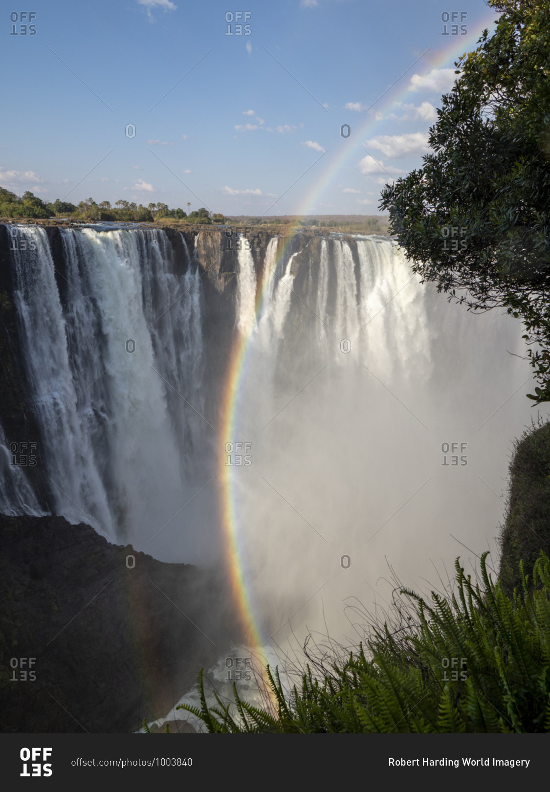 View of Victoria Falls on the Zambezi River, UNESCO World Heritage Site, straddling the border of Zambia and Zimbabwe, Africa
